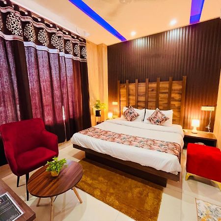 Hotel Pearl Grand, Zirakpur - Top Rated & Most Awarded Property In Tricity Chandigarh Exterior photo