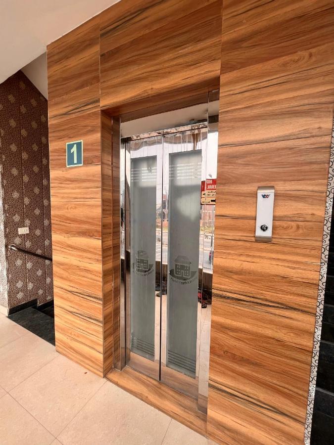 Hotel Pearl Grand, Zirakpur - Top Rated & Most Awarded Property In Tricity Chandigarh Exterior photo
