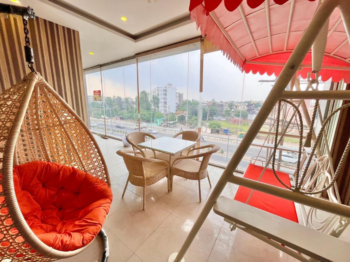 Hotel Pearl Grand, Zirakpur - Top Rated & Most Awarded Property In Tricity Chandigarh Exterior photo