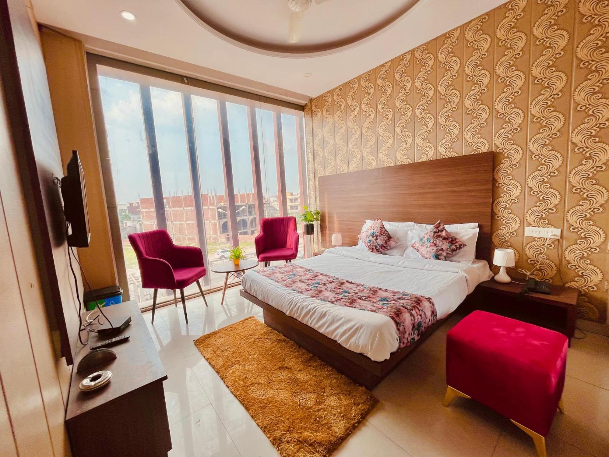 Hotel Pearl Grand, Zirakpur - Top Rated & Most Awarded Property In Tricity Chandigarh Exterior photo